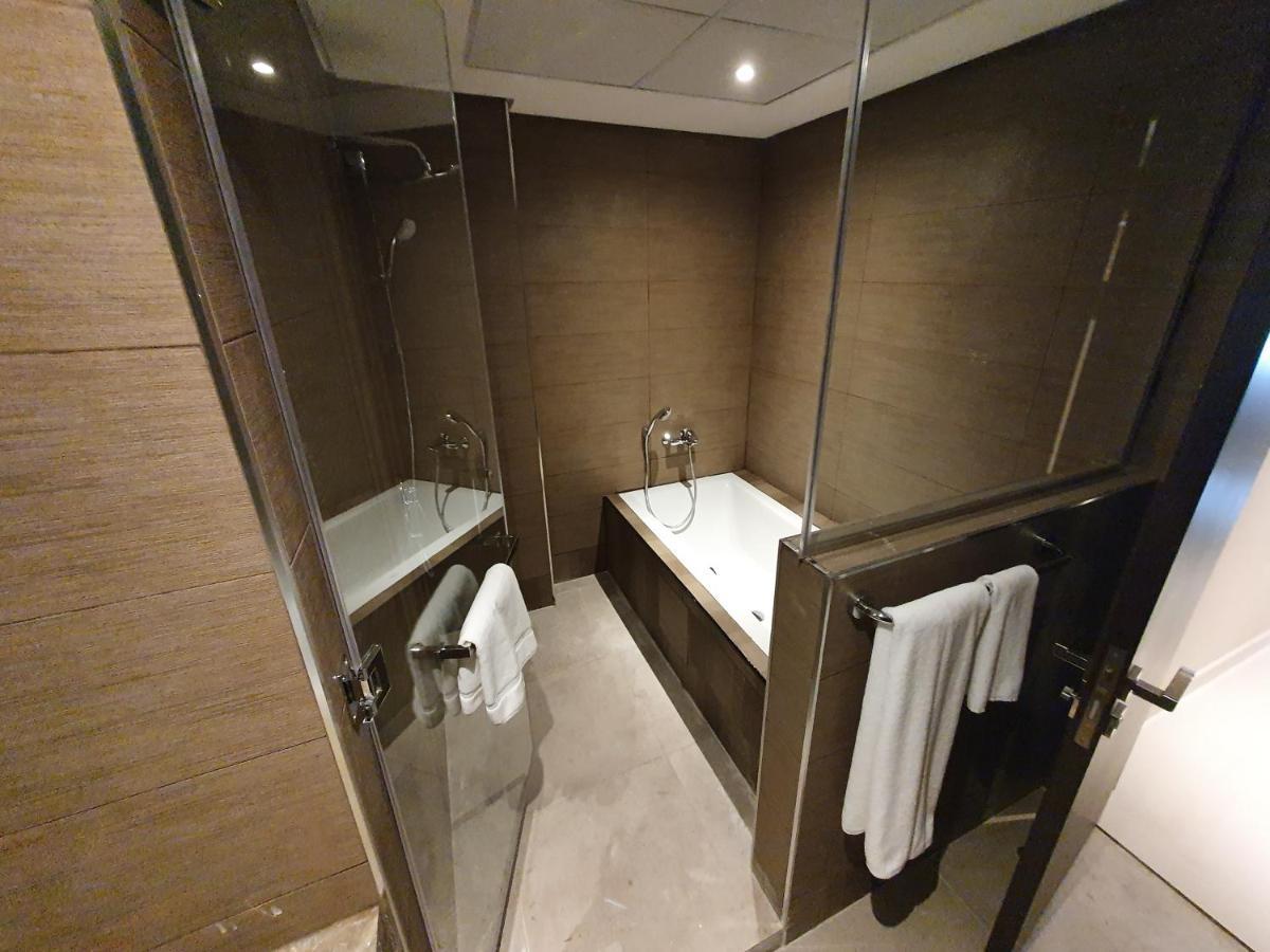 Sunday Luxury Downtown Adliya Formerly Jewel Hotel Manama Exterior foto